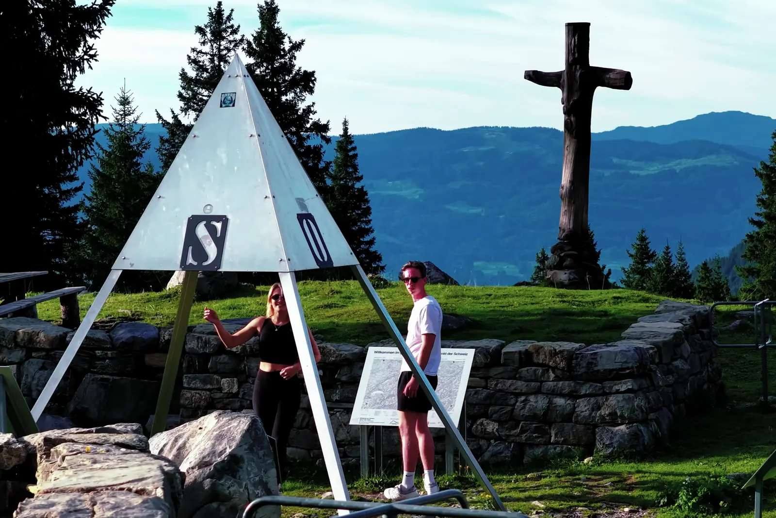 Der geografische Mittelpunkt der Schweiz auf der Älggi-Alp, Obwalden