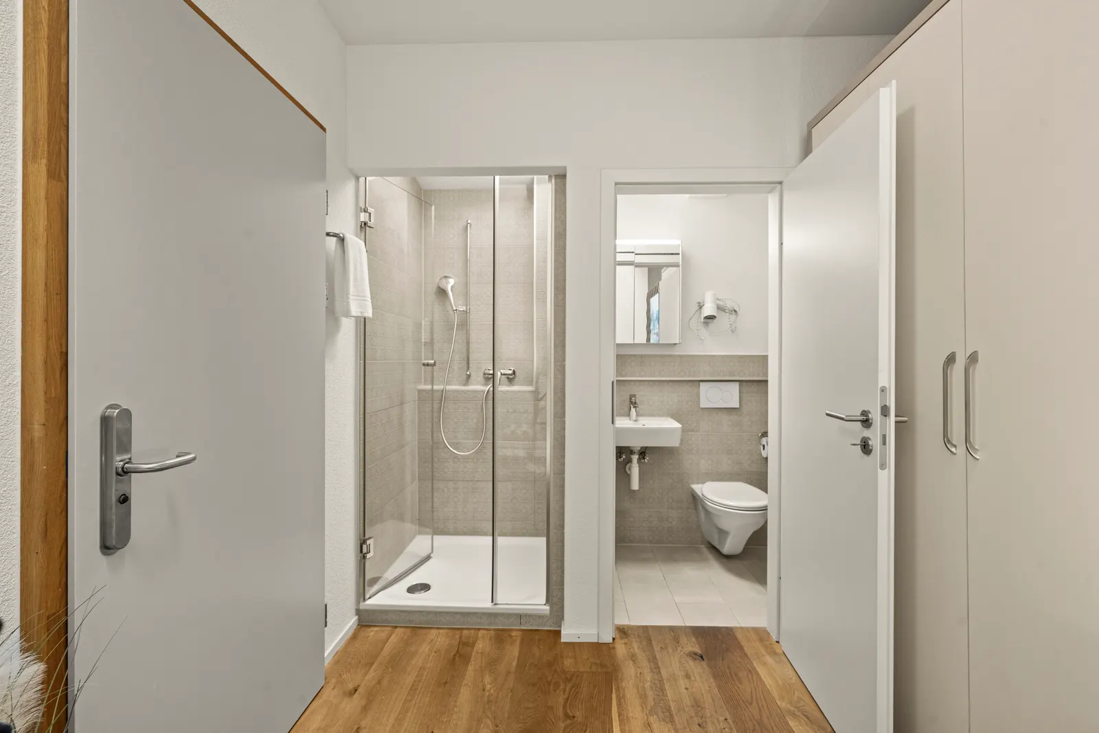 Einzelzimmer Standard, Berg & Berg Hellbühl, Bild 7