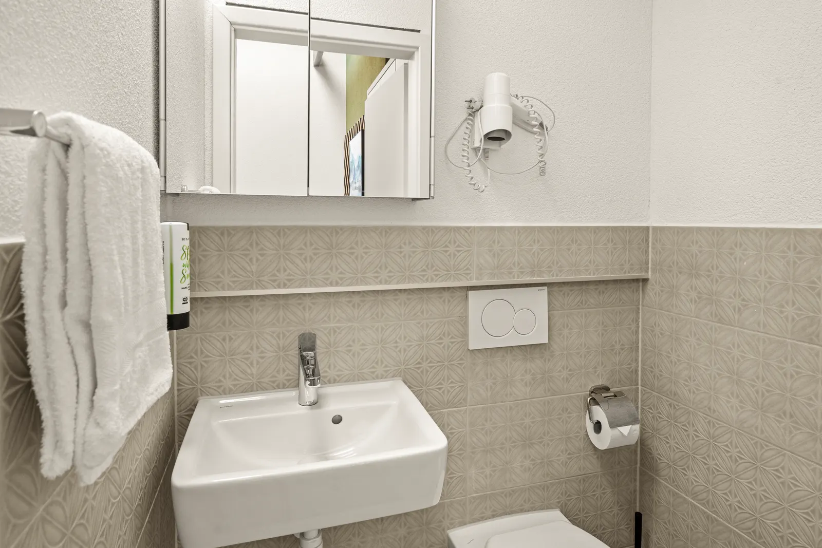 Einzelzimmer Standard, Berg & Berg Hellbühl, Bild 9
