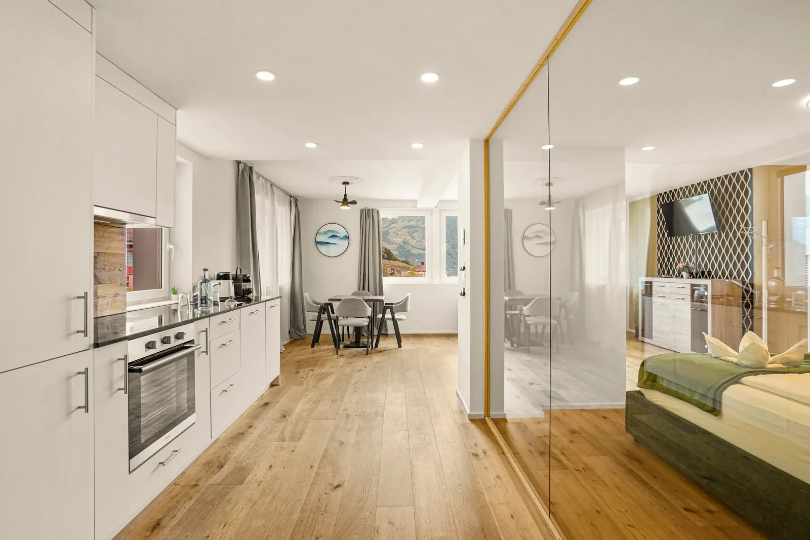 Apartment Standard, Berg & Berg Spiez, Bild 1