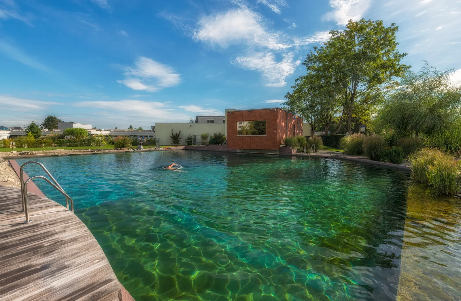 Naturschwimmbecken der Therme Zurzach
