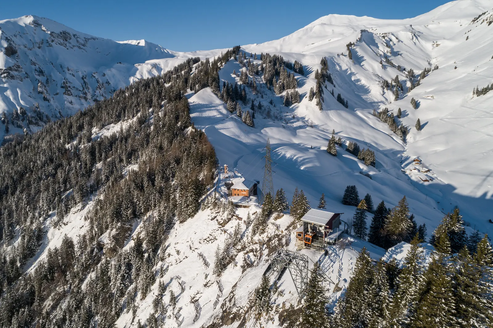 Bergstation Turren oberhalb von Lungern im Winter